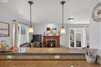 1061 S Columbia St, Seaside, OR 97138 - Photo 12