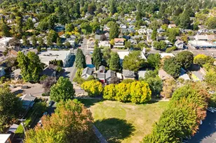 2817 NE Weidler St, Portland, OR 97232 - Photo 46