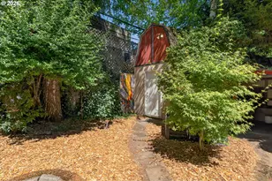2817 NE Weidler St, Portland, OR 97232 - Photo 40