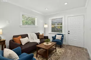 2817 NE Weidler St, Portland, OR 97232 - Photo 4