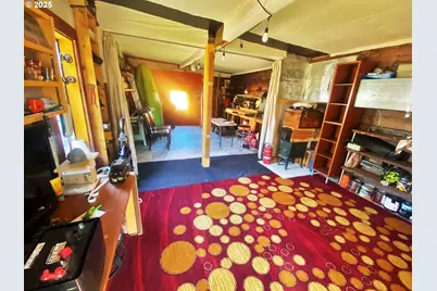 916 Robert St, Haines, OR 97833 - Photo 14