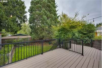 8116 SW 46th Ave, Portland, OR 97219 - Photo 16