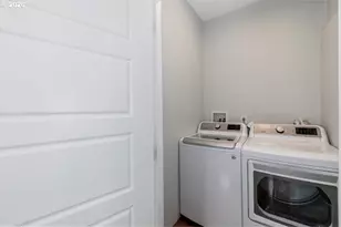 3827 SW Dolph Ct, Portland, OR 97219 - Photo 16