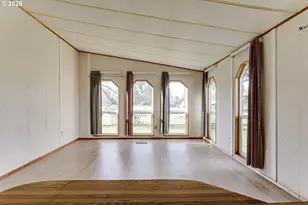 85551 Dilley Ln, Eugene, OR 97405 - Photo 16