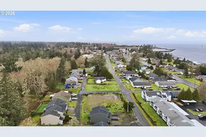 570 7th Ct, Warrenton, OR 97121 - Photo 16