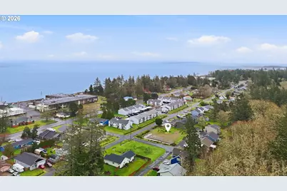 570 7th Ct, Warrenton, OR 97121 - Photo 10