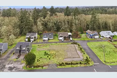 570 7th Ct, Warrenton, OR 97121 - Photo 4