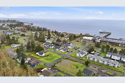 570 7th Ct, Warrenton, OR 97121 - Photo 14