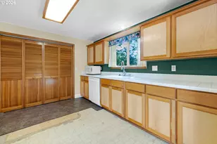 33666 Cullaby Lake Ln, Warrenton, OR 97146 - Photo 18