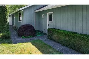 33666 Cullaby Lake Ln, Warrenton, OR 97146 - Photo 2