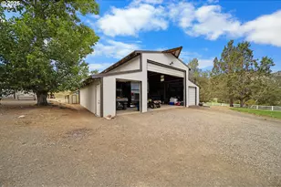 33817 Gage Rd, Mitchell, OR 97750 - Photo 32