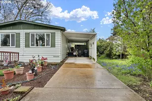 1400 Candlelight Dr, Eugene, OR 97402 - Photo 26