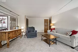 1400 Candlelight Dr, Eugene, OR 97402 - Photo 4