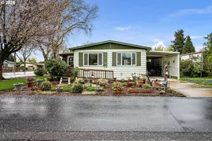 1400 Candlelight Dr, Eugene, OR 97402 - Photo 2