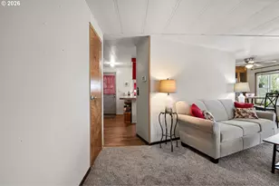 1400 Candlelight Dr, Eugene, OR 97402 - Photo 12