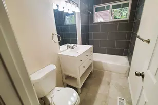 13050 SE Morrison St, Portland, OR 97233 - Photo 10