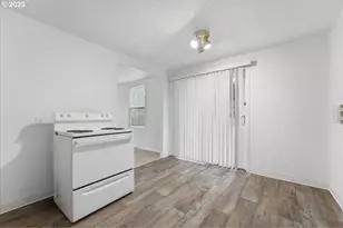 18427 SE Yamhill St, Gresham, OR 97233 - Photo 16