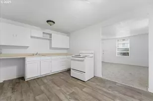 18427 SE Yamhill St, Gresham, OR 97233 - Photo 18