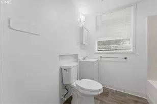 18427 SE Yamhill St, Gresham, OR 97233 - Photo 10