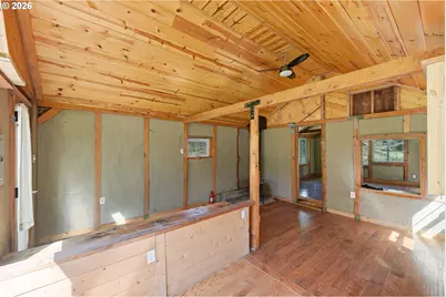 93044 Poplar Ln, Coos Bay, OR 97420 - Photo 14