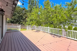 189 Crestwood St, Fairview, OR 97024 - Photo 4