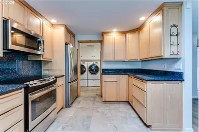 91082 Leashore Dr, Vida, OR 97488 - Photo 8