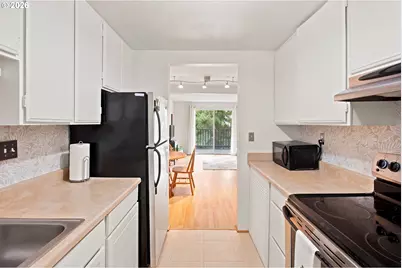 4059 Donald St #H, Eugene, OR 97405 - Photo 8