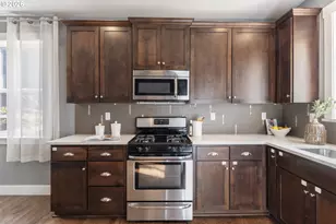 9743 N Portsmouth Ave, Portland, OR 97203 - Photo 16