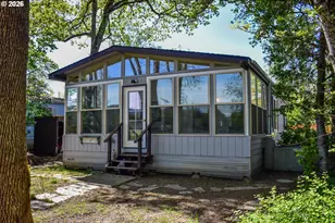 1055 N 5th St, Jacksonville, OR 97530 - Photo 30