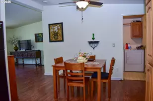 1055 N 5th St, Jacksonville, OR 97530 - Photo 10