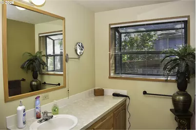 1055 N 5th St #74, Jacksonville, OR 97530 - Photo 20