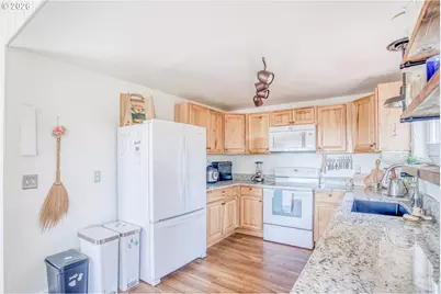 1309 NW Bayshore Dr, Waldport, OR 97394 - Photo 22