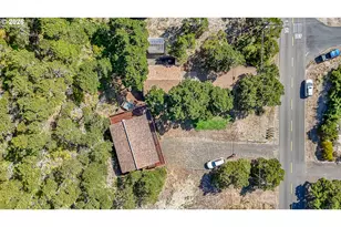 1309 NW Bayshore Dr, Waldport, OR 97394 - Photo 4