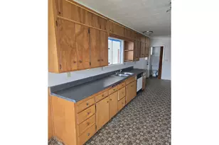 151 NW Sherry St, Winston, OR 97496 - Photo 10