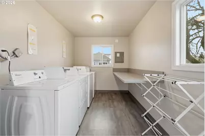 822 S Columbia St, Newberg, OR 97132 - Photo 42