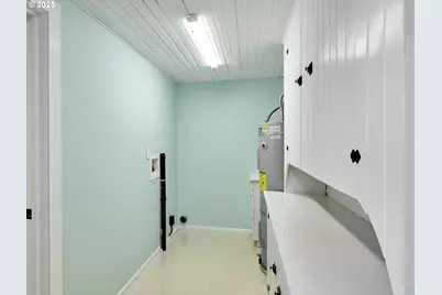 308 A St, Silverton, OR 97381 - Photo 24