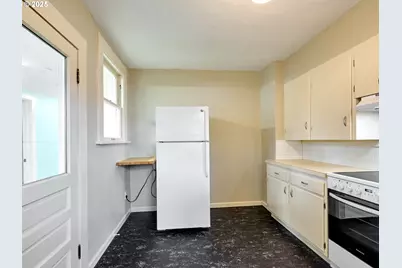 308 A St, Silverton, OR 97381 - Photo 10