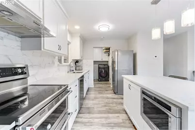 2237 SE 139th Ave, Portland, OR 97233 - Photo 12
