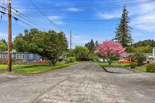 383 N Folsom St, Coquille, OR 97423 - Photo 28