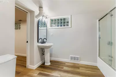 1815 N Ainsworth St, Portland, OR 97217 - Photo 24