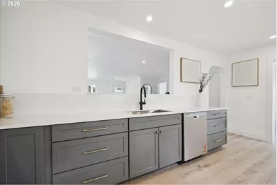 10114 N Calhoun Ave, Portland, OR 97203 - Photo 18
