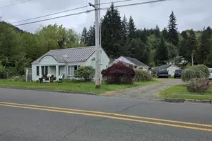 1305 Park Ave, Raymond, WA 98577 - Photo 2