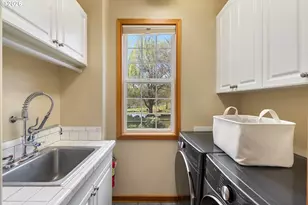 4050 Sylvester Dr, Hood River, OR 97031 - Photo 20