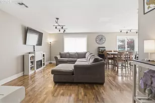 967 E 16th St, Lafayette, OR 97127 - Photo 6