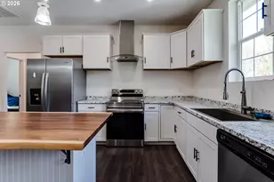 1332 SE Strong Ave, Roseburg, OR 97470 - Photo 6