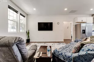 1332 SE Strong Ave, Roseburg, OR 97470 - Photo 2