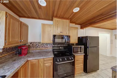 3162 Marine Dr, Astoria, OR 97103 - Photo 20