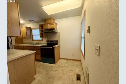 1664 Main St, Springfield, OR 97477 - Photo 8