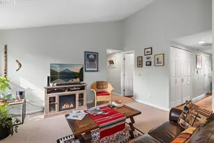 14926 NE Eugene St, Portland, OR 97230 - Photo 12