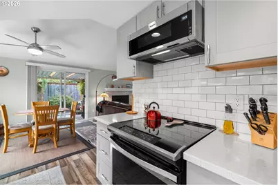 14926 NE Eugene St, Portland, OR 97230 - Photo 8